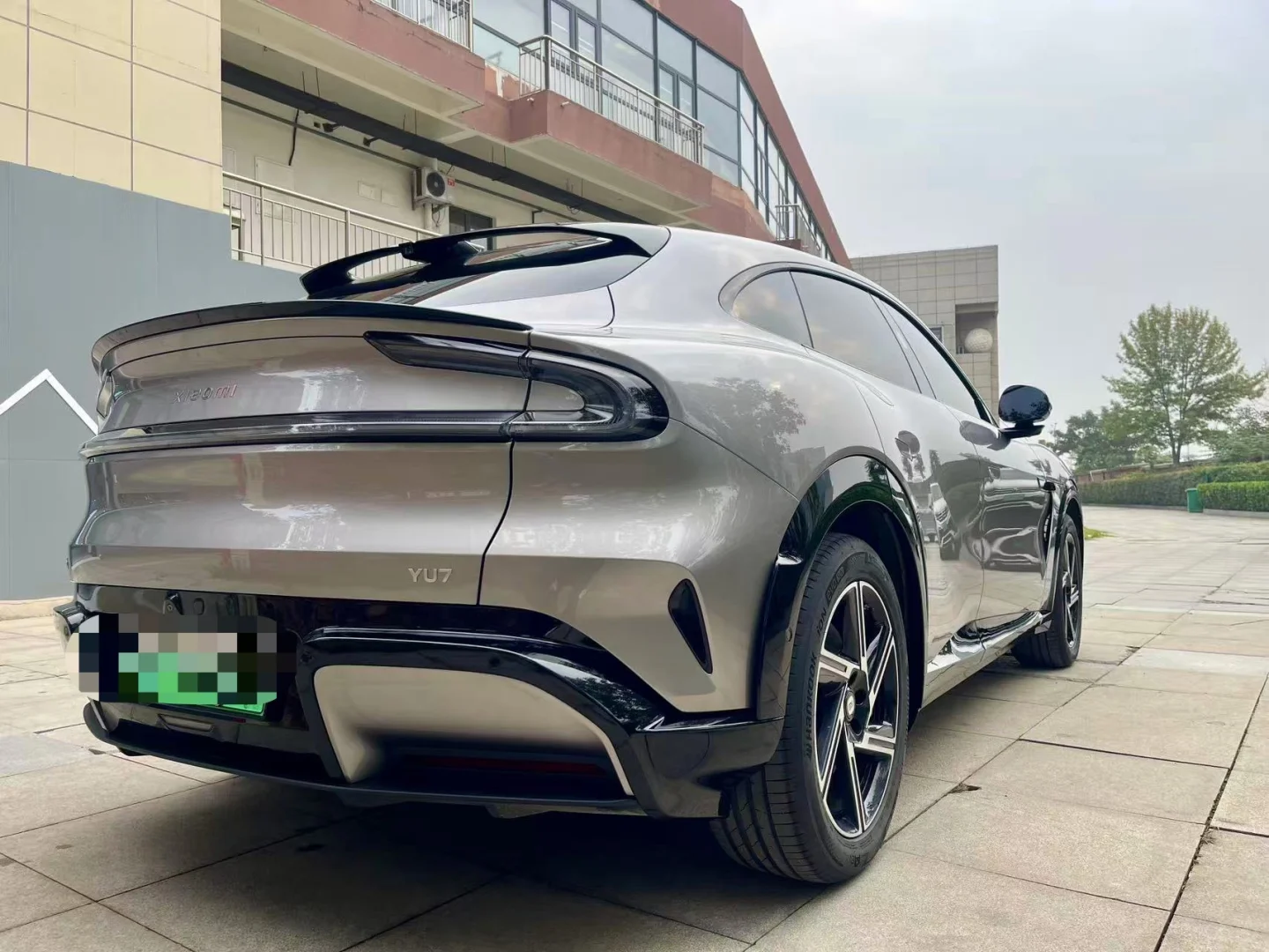 车间还有两个排队的。这台交完作业了。