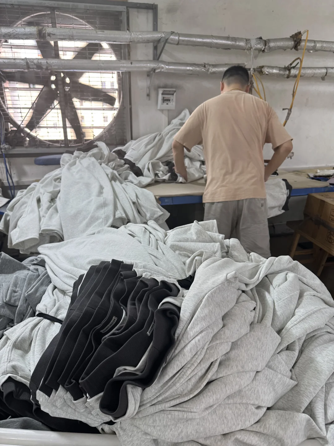 服装开发,怎么找工厂合作?