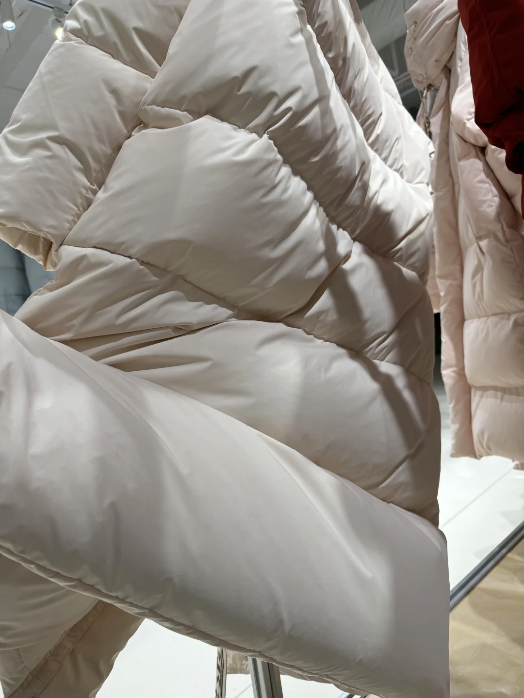 你还不知道哈尔滨本地?一家羽绒服工厂店吗