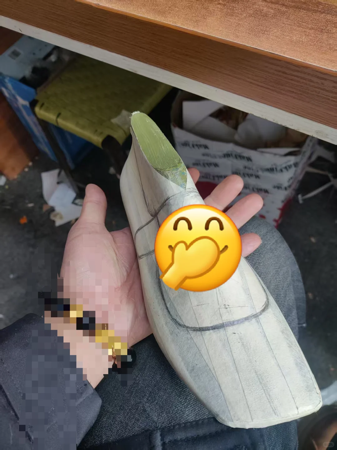 老爸让我到厂里来卖鞋子