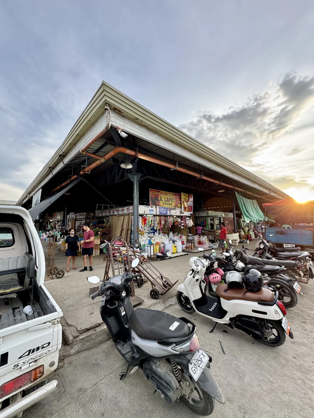 菲律宾薄荷岛最大海鲜市场,实现海鲜自由