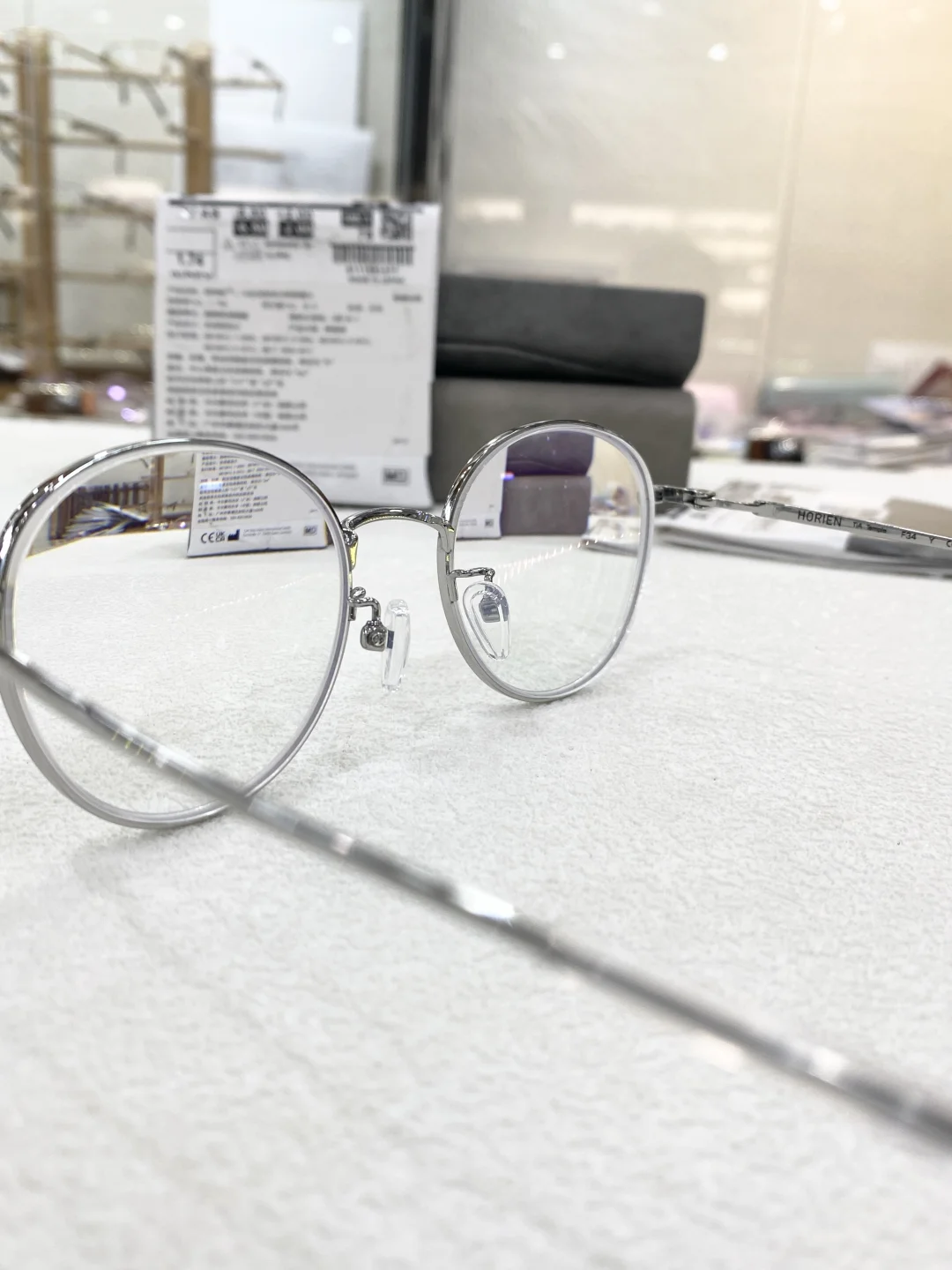 加工眼镜前的镜框调整很重要