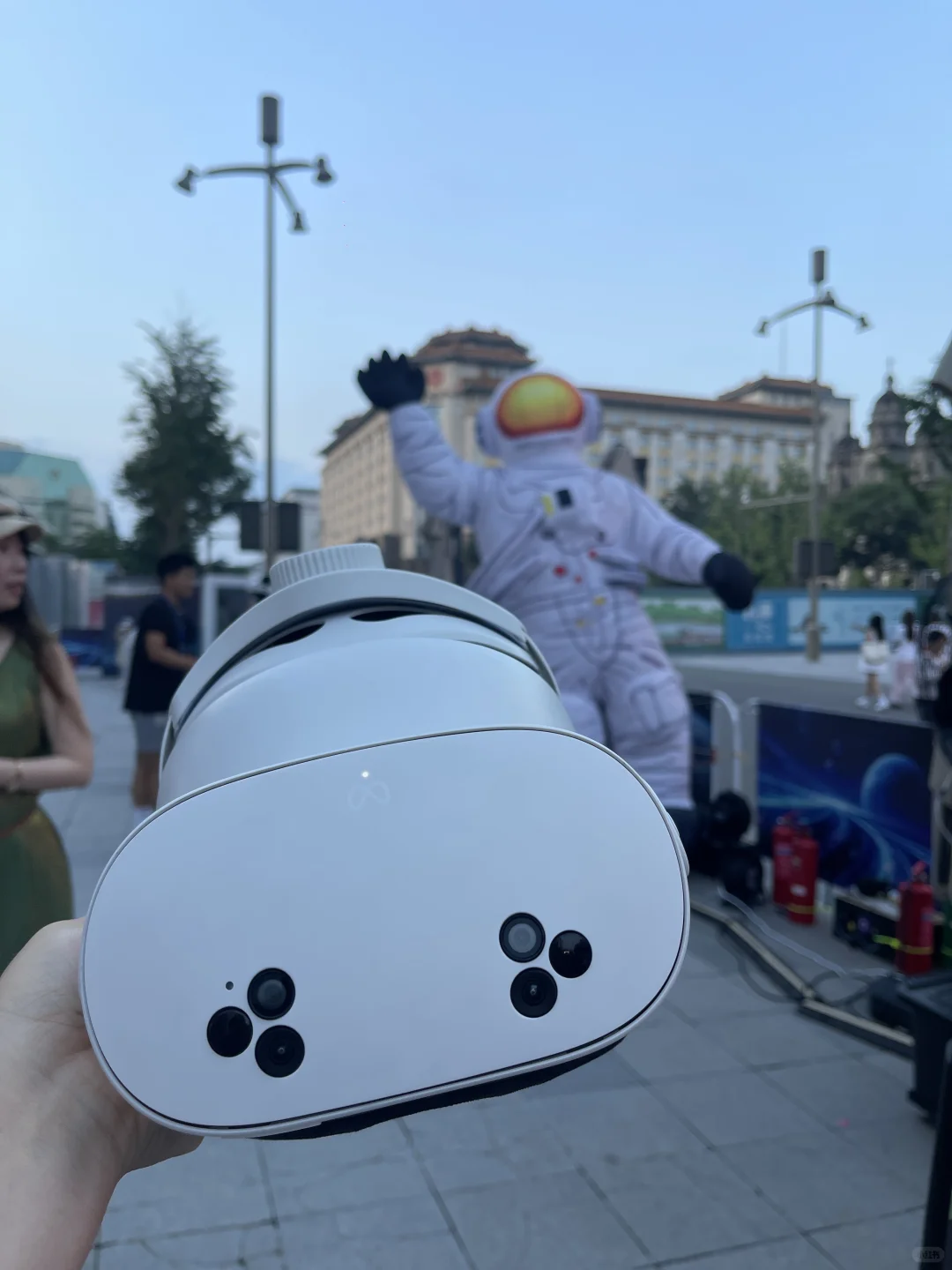 闪来了！虚实无界，裸眼MR