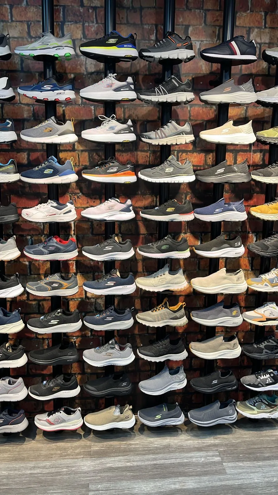 我是进出口公司，客户需要能做这类鞋子的厂