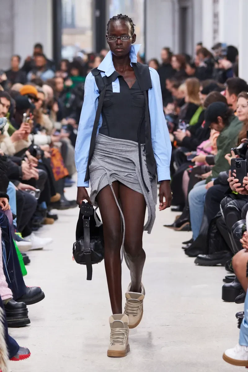 2026年春季色彩趋势：海军蓝