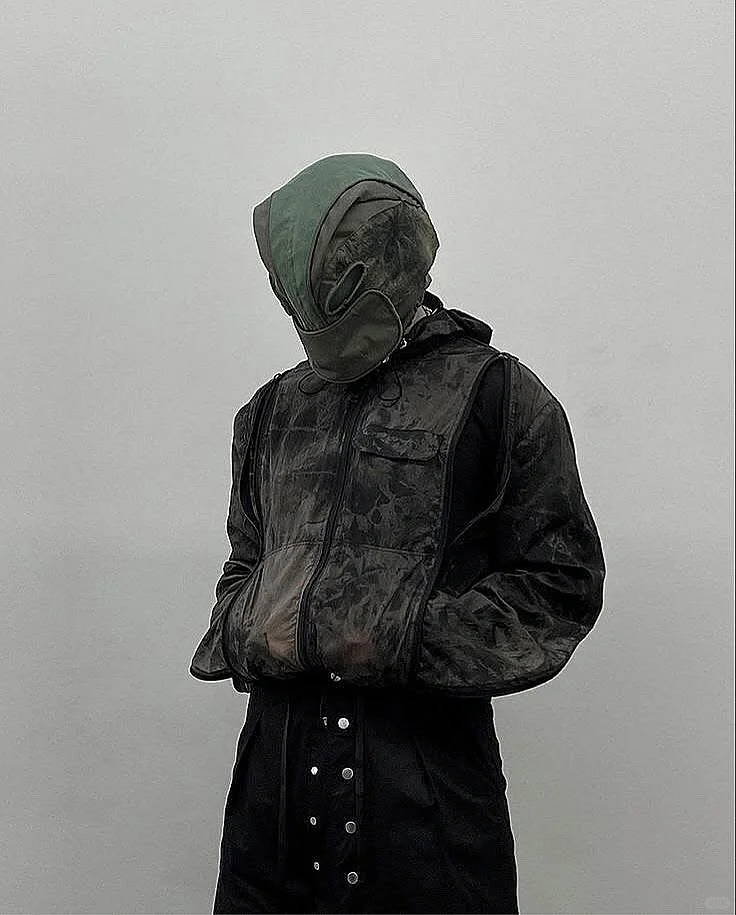 绿色机能风穿搭设计，把“硬核户外”穿成时尚～