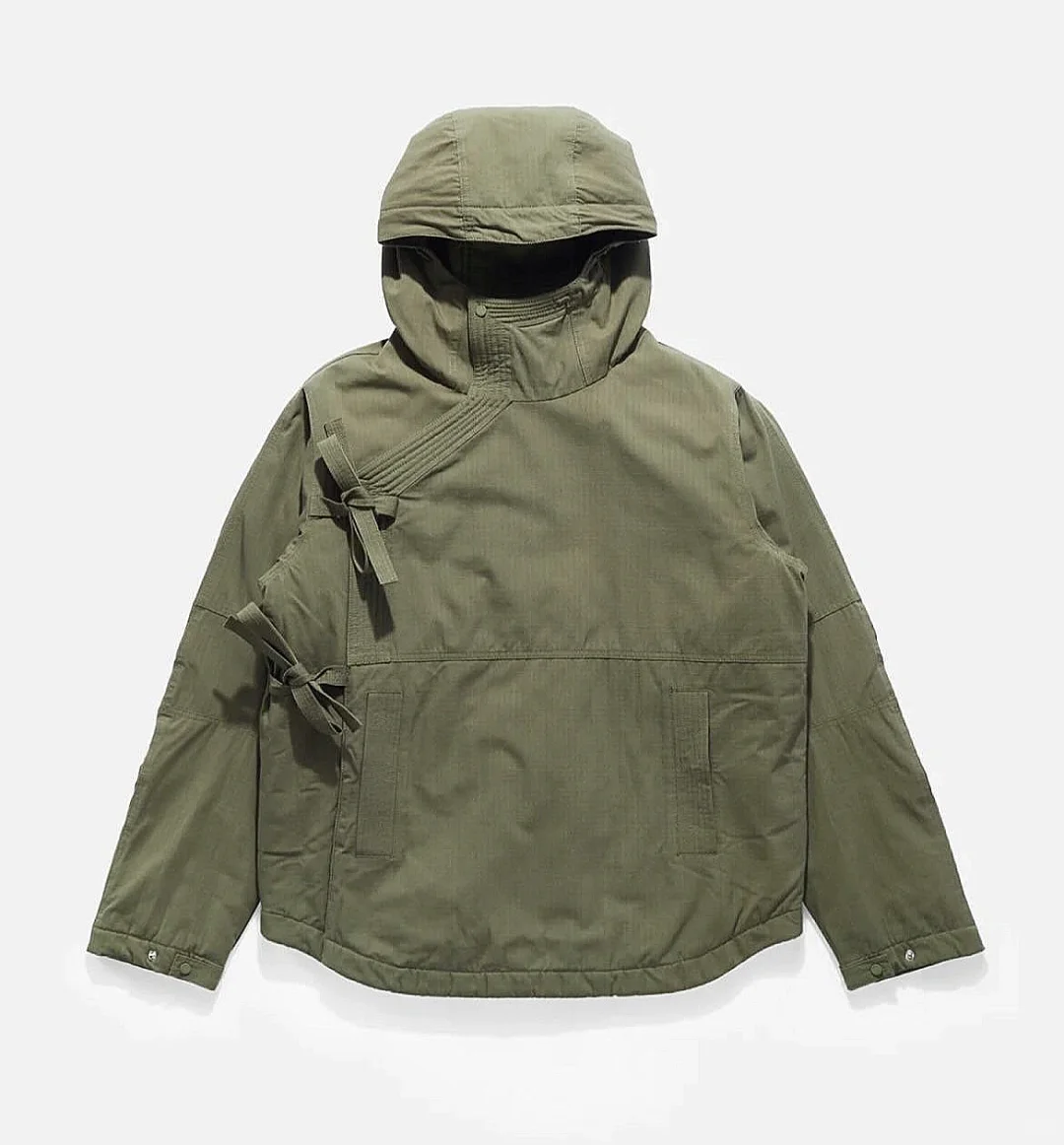 绿色机能风穿搭设计，把“硬核户外”穿成时尚～