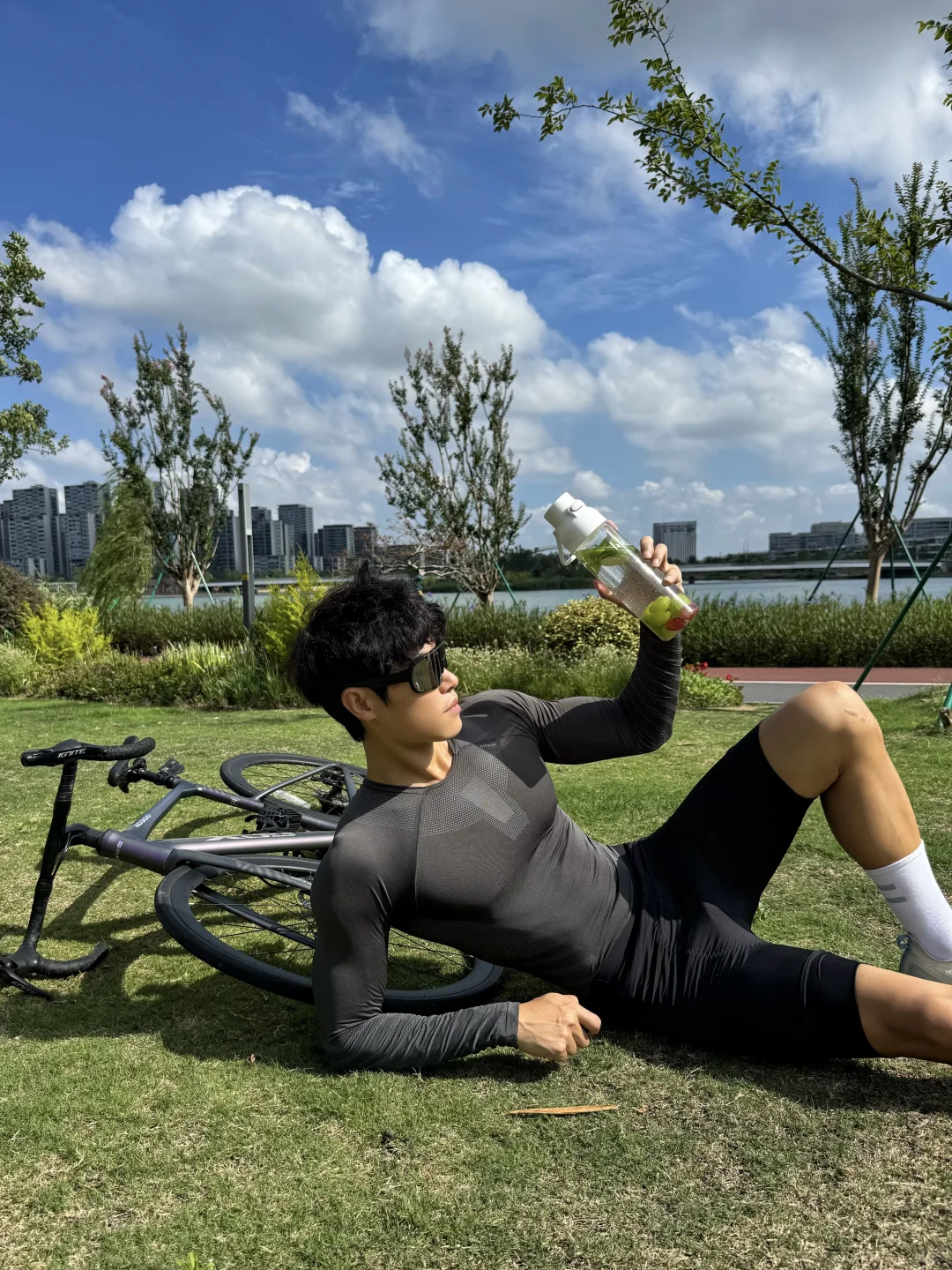 爽爽骑车? 爽爽喝