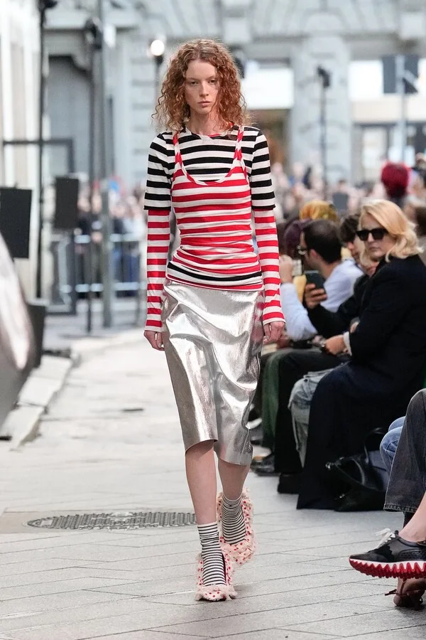 2026春日秀场:糖果色奏响时尚绮梦