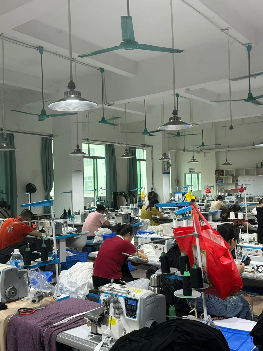 恭喜你找到一家小批量服装厂、小单定制10起