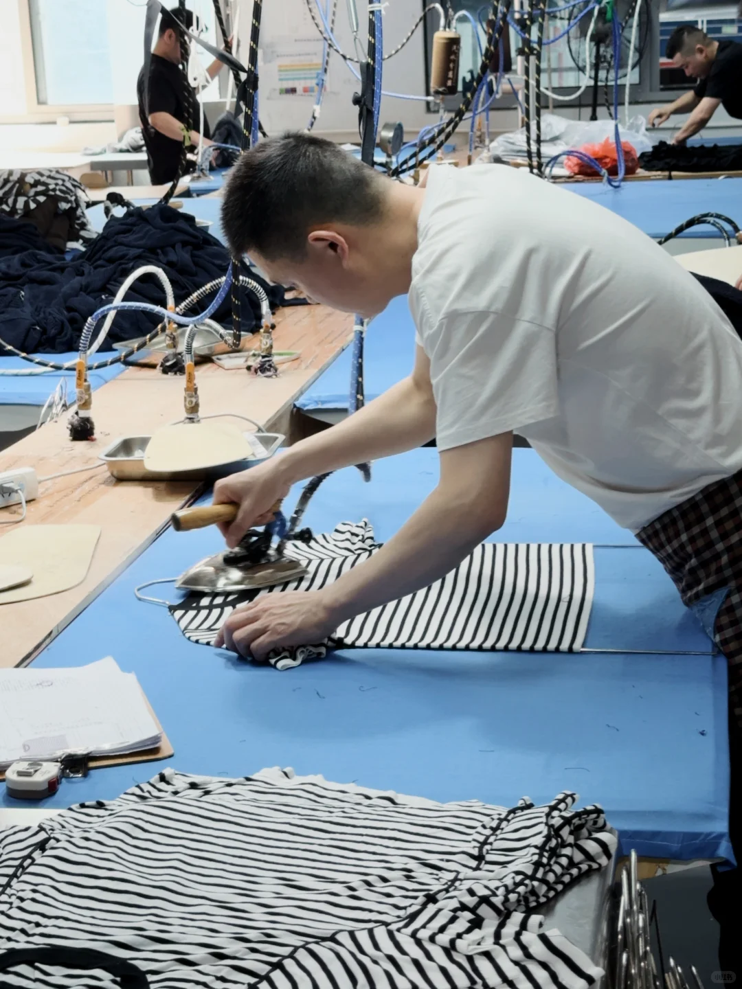 来伊芙丽工厂拍针织制作工序啦～