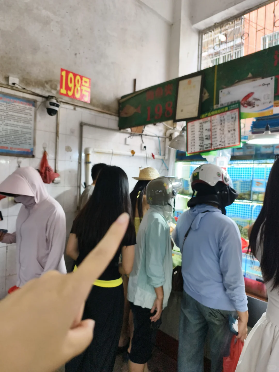 在三亚!跟着本地人这样吃海鲜便宜又新鲜!