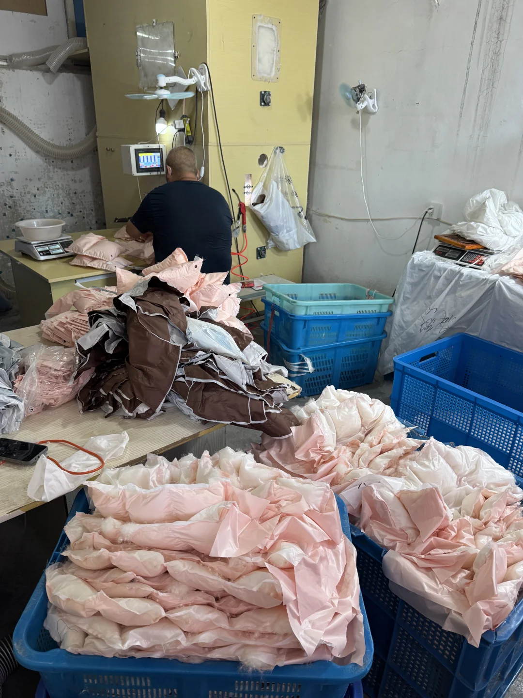 别再乱找了！靠谱羽绒服源头工厂在这