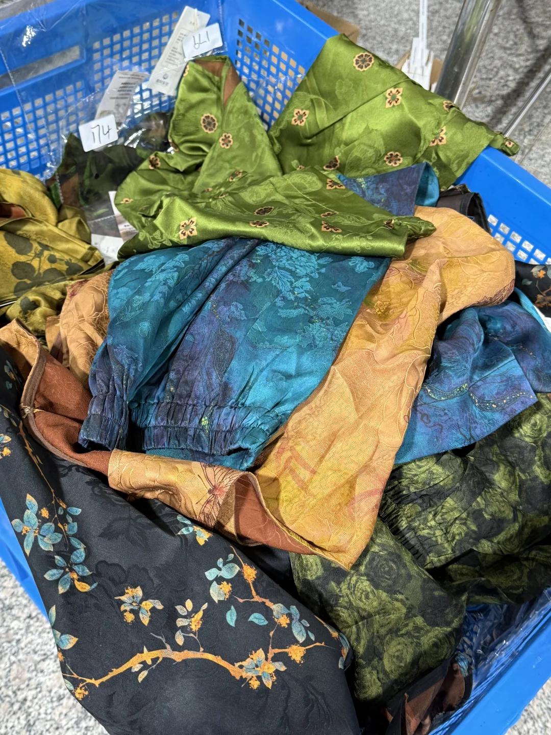 香云纱工厂?逛到腿软…