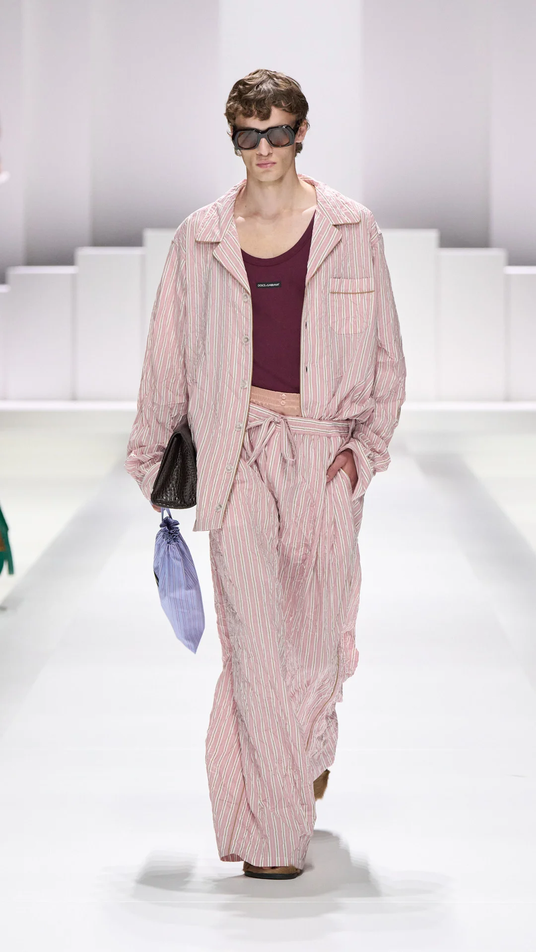 2026春日秀场:糖果色奏响时尚绮梦