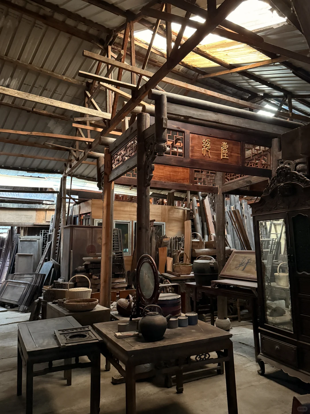 苏州横泾市场,是旧木家具老木头的天堂吧!