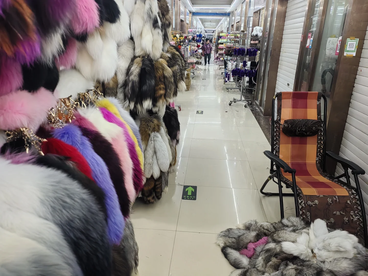 真毛皮草生产基地。