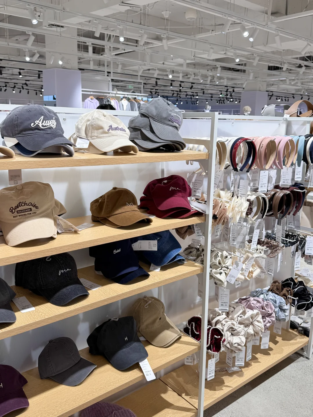 威海巨巨大的服装工厂店！?️好逛啦……