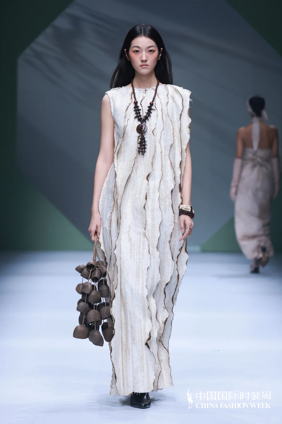 26春夏趋势|当静奢极简风遇上流苏语言