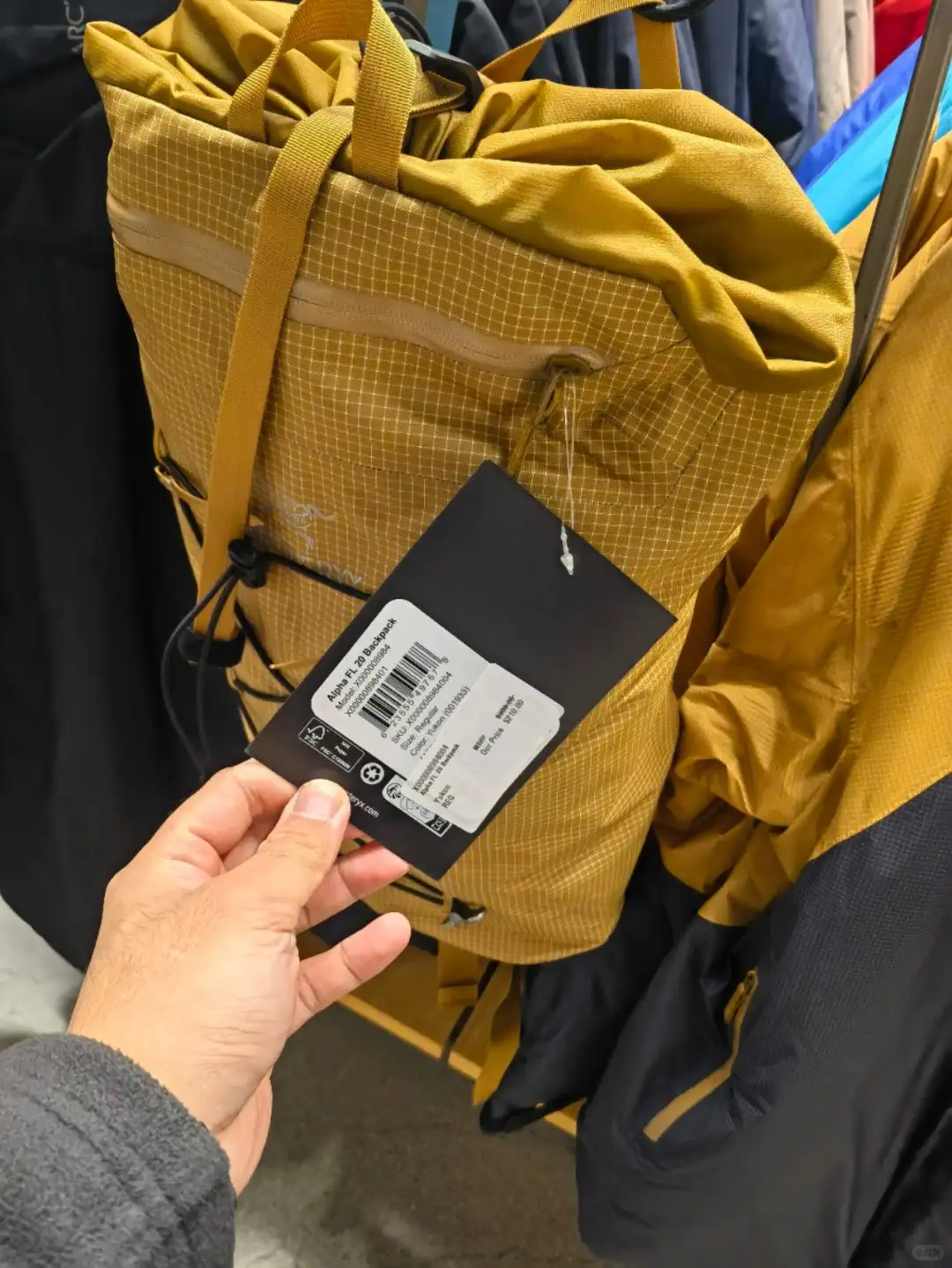 心心念念的始祖鸟工厂店，没毛线?