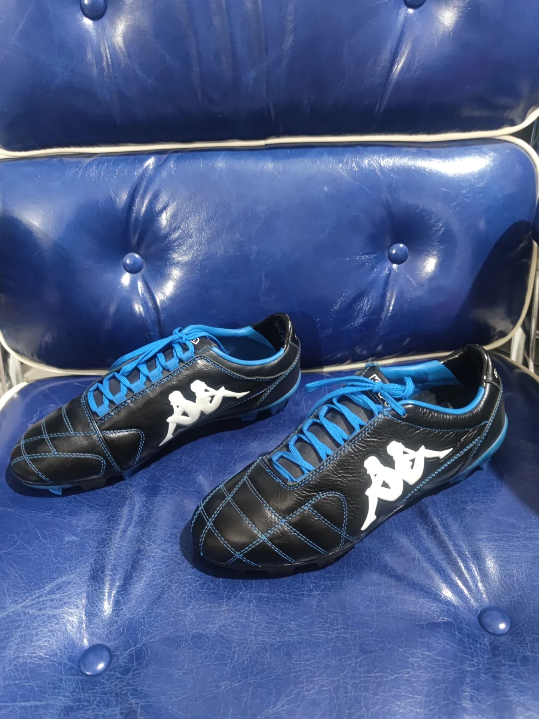 足球鞋收藏 背靠背