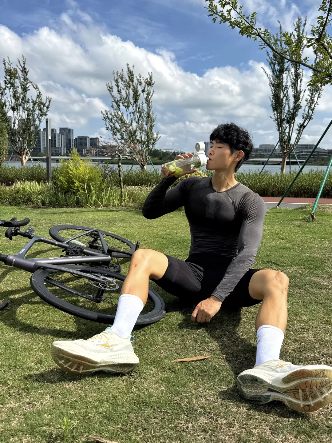 爽爽骑车? 爽爽喝