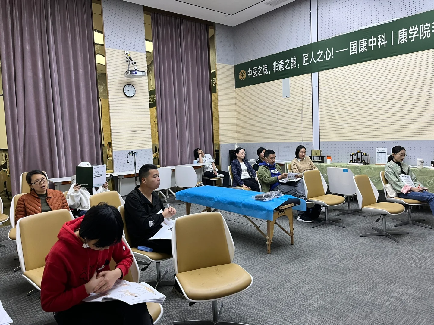 中医传承:从热爱出发,开启公益培训课