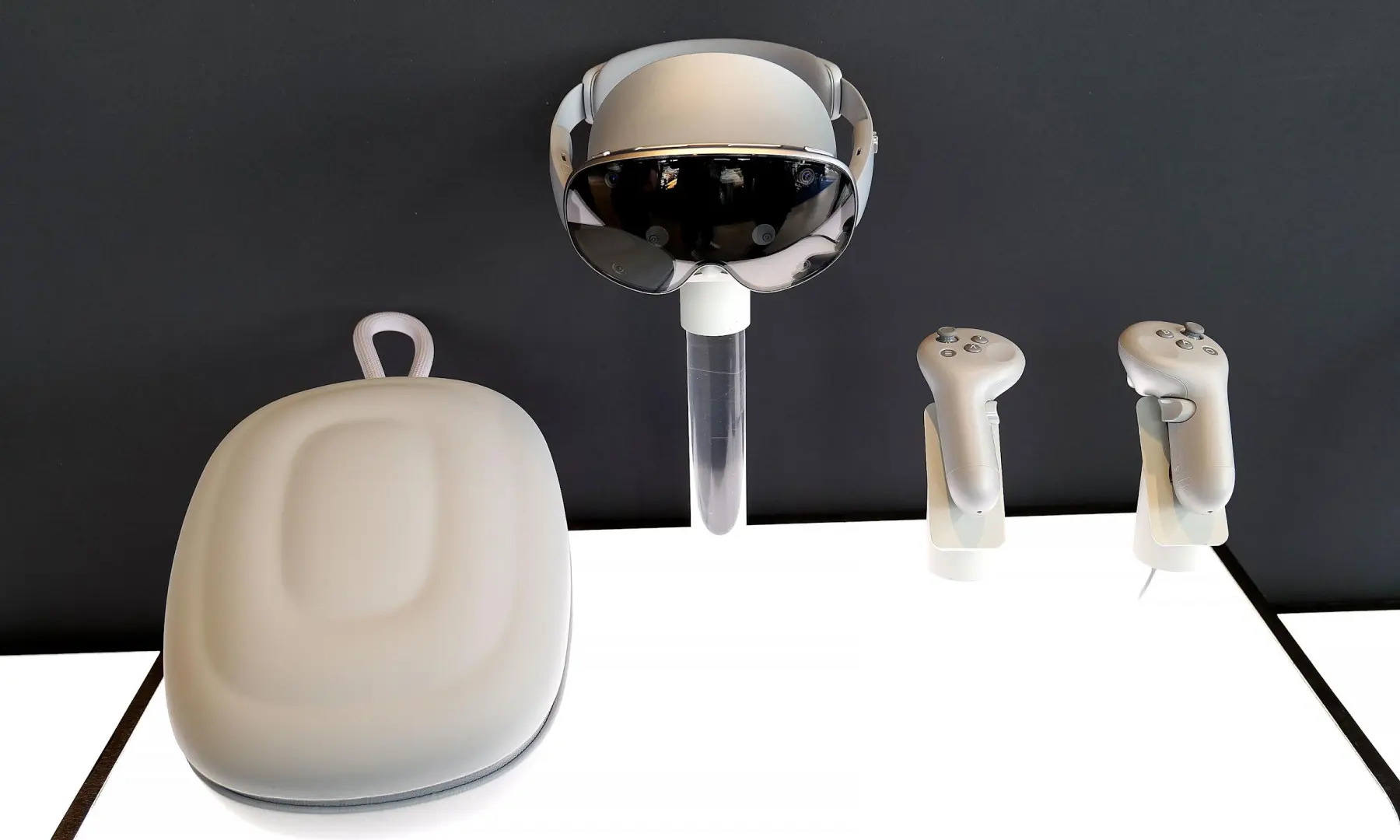 Galaxy XR 上手：半价打疼 Vision Pro ?