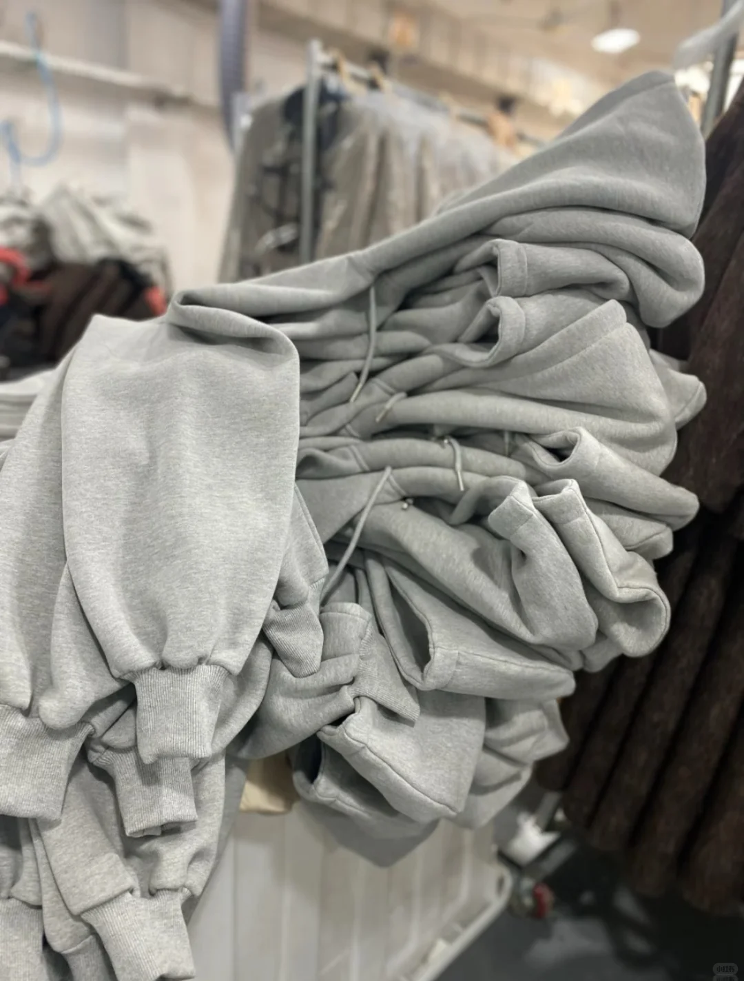 中高端服装生产工厂 | 品质·服务双在