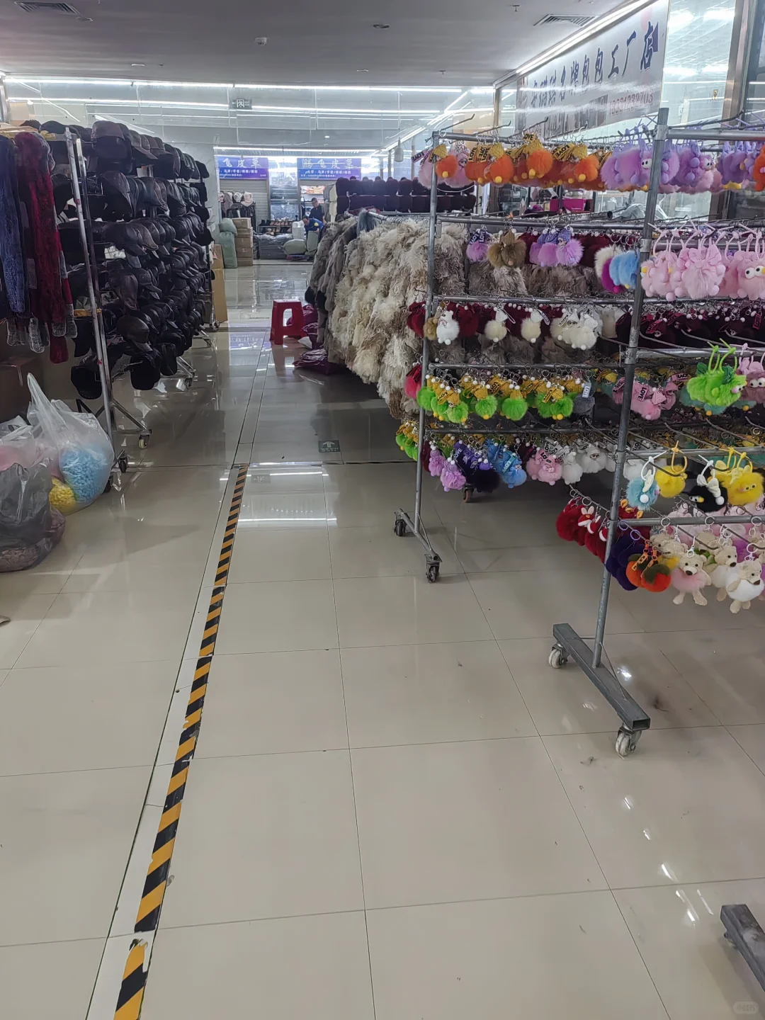 真毛皮草生产基地。