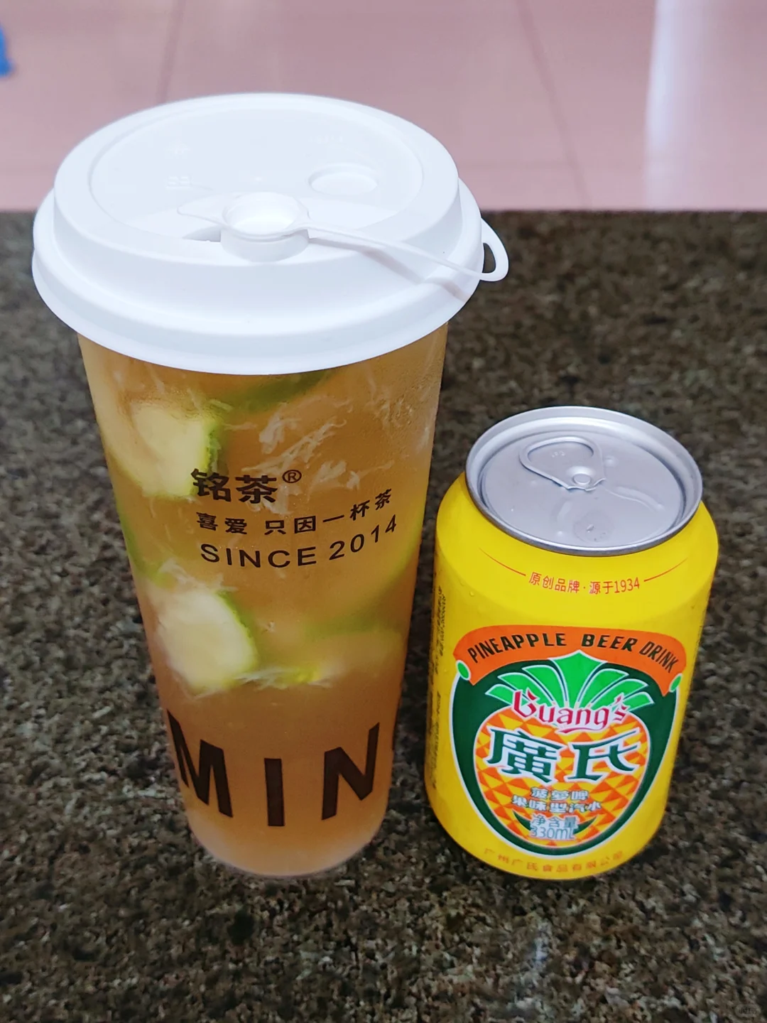 柠檬茶加菠萝啤酒，味道不错，好喝！