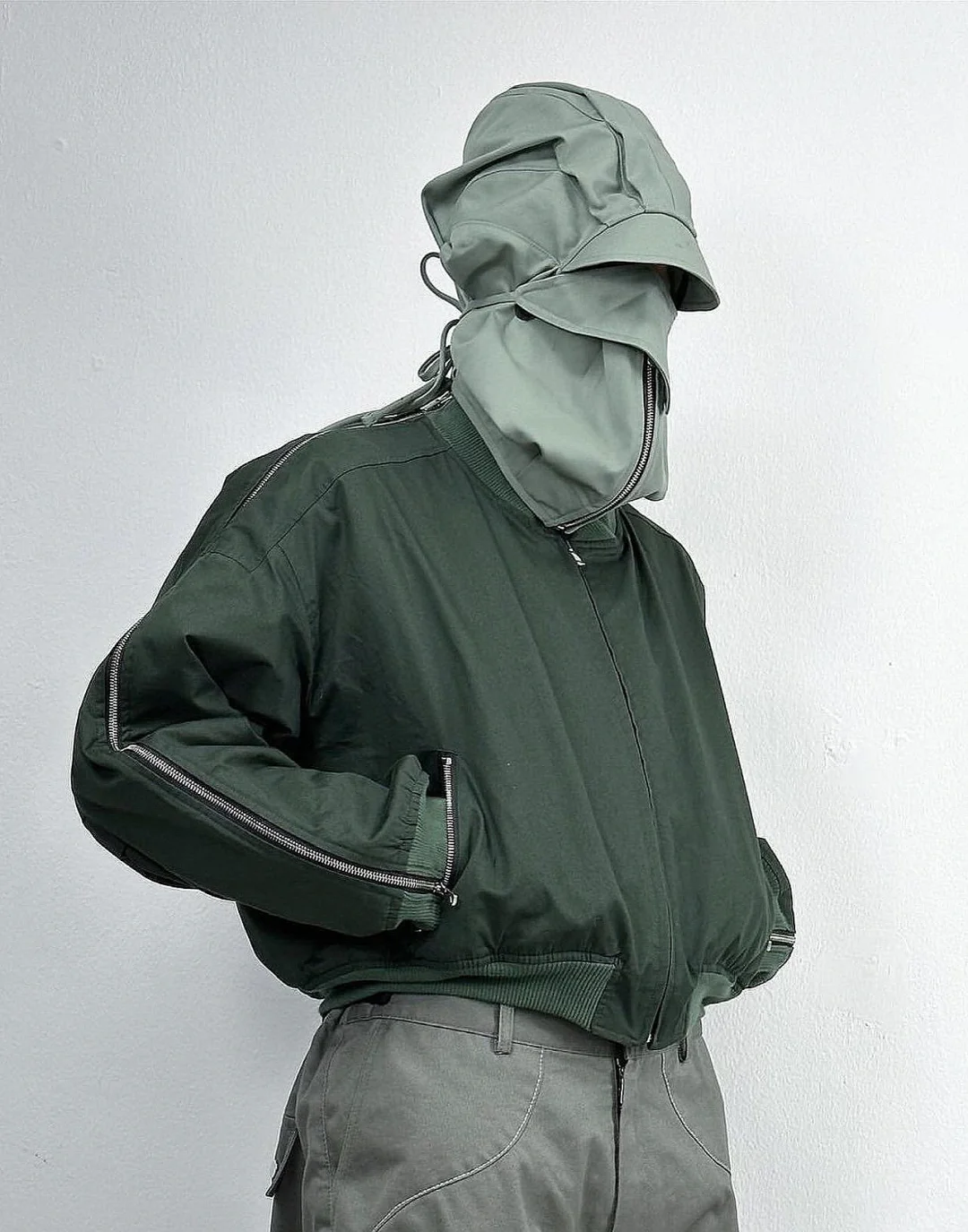 绿色机能风穿搭设计，把“硬核户外”穿成时尚～