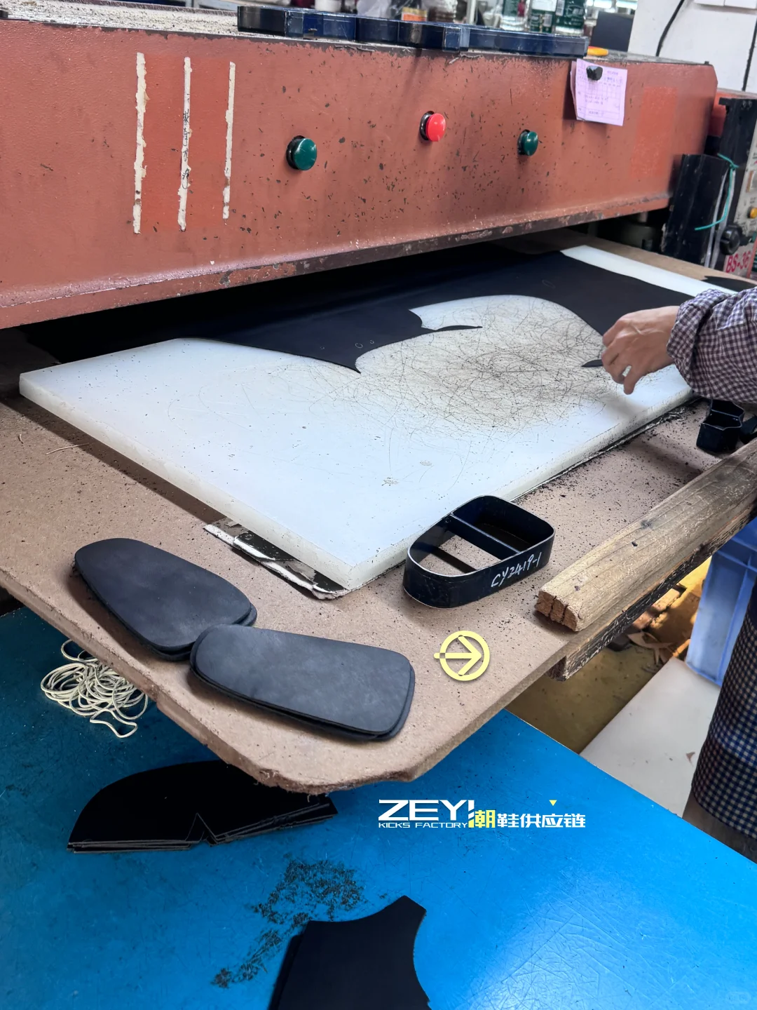 ?做原创要找这种自带板房、开发室的鞋厂