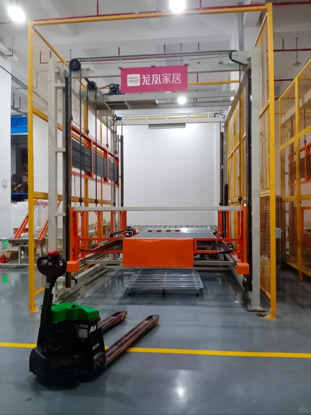 床垫自动化包装码垛生产车间