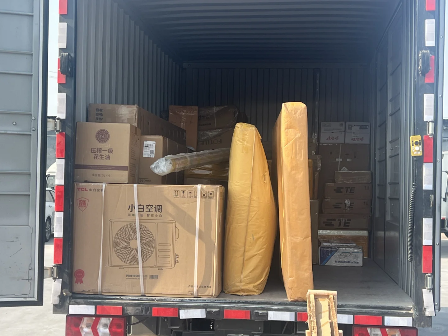 招募物流合伙人（月入十万）无费用