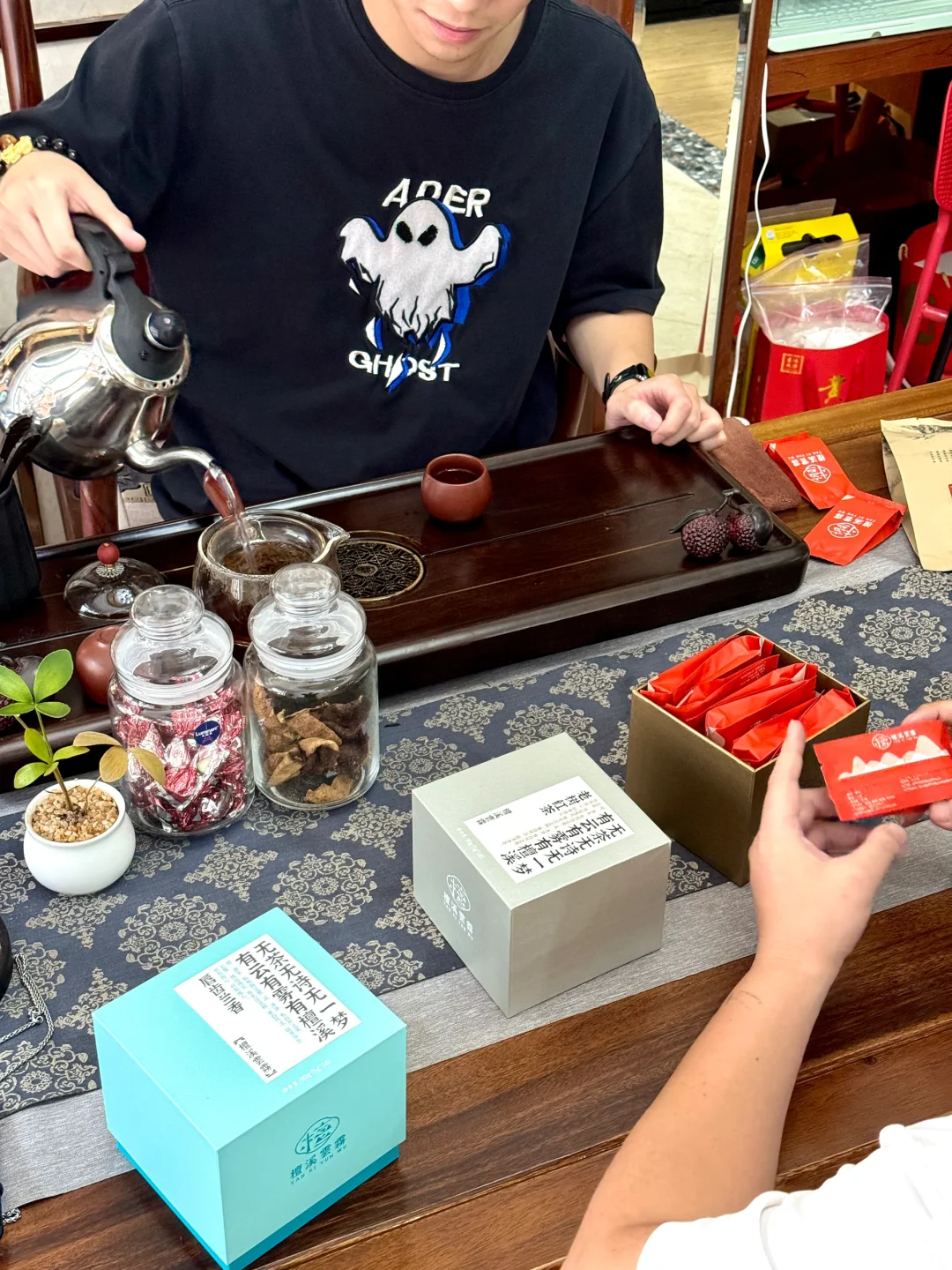 00后勇闯茶行业!我如何搞定B端大客?