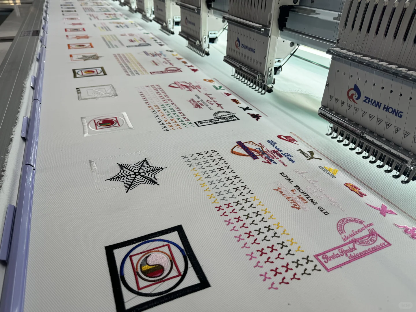 来了！真的好震撼！刺绣机！