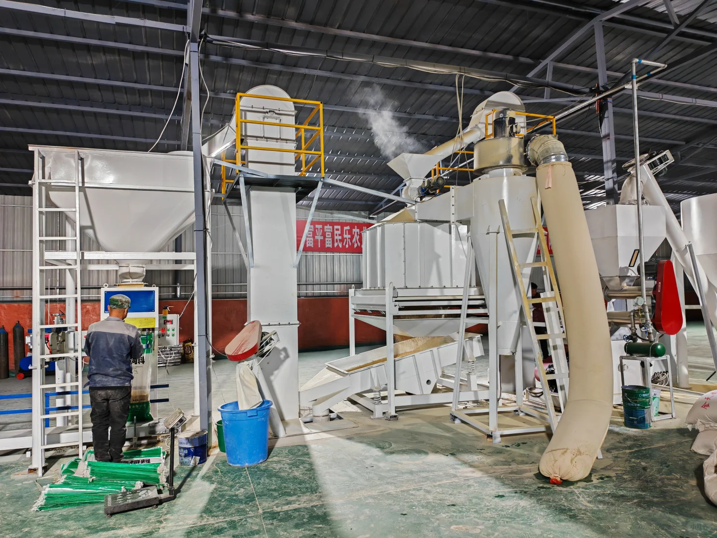 全自动颗粒饲料加工厂生产线全套设备