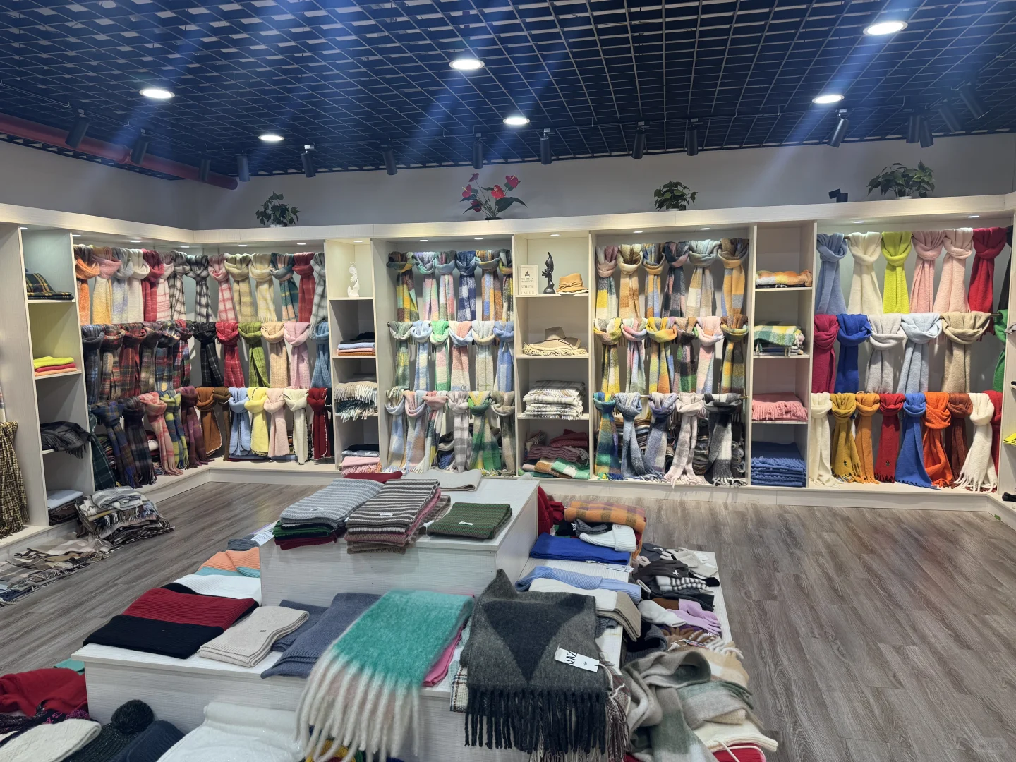 各位见过多巴胺围巾帽子的搭配吗?！