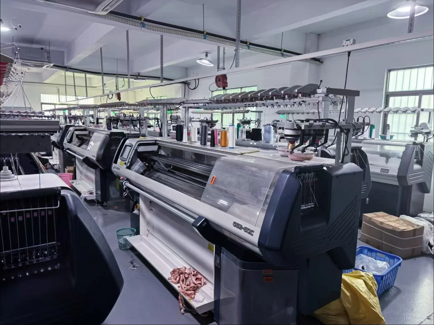 高端毛衫工厂～电脑横机慈星机