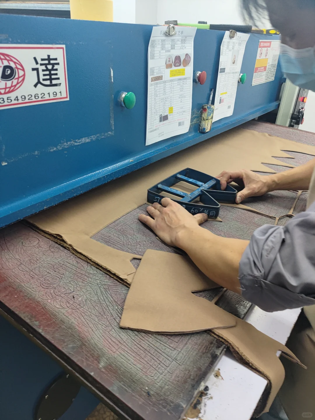 在湖南乡下开一家外贸帽子工厂be like...