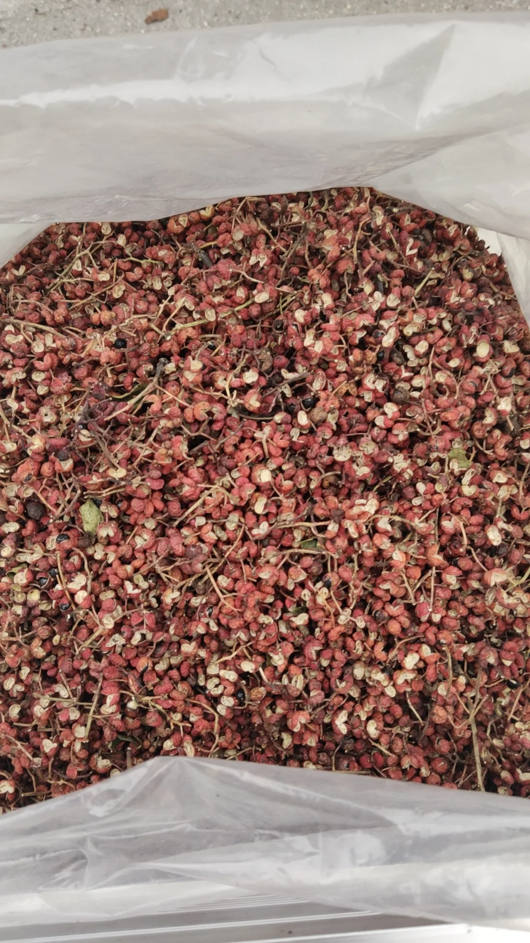 农村赶大集卖花椒～