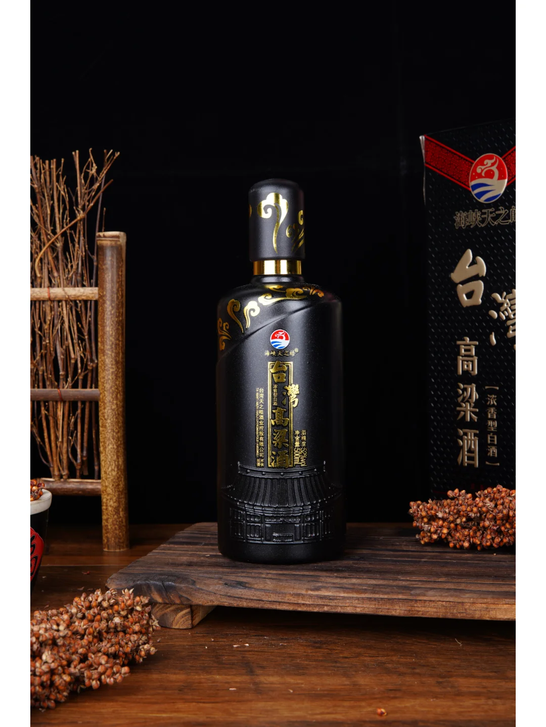 ? 高粱酒：品味古韵，沉醉时光 ?