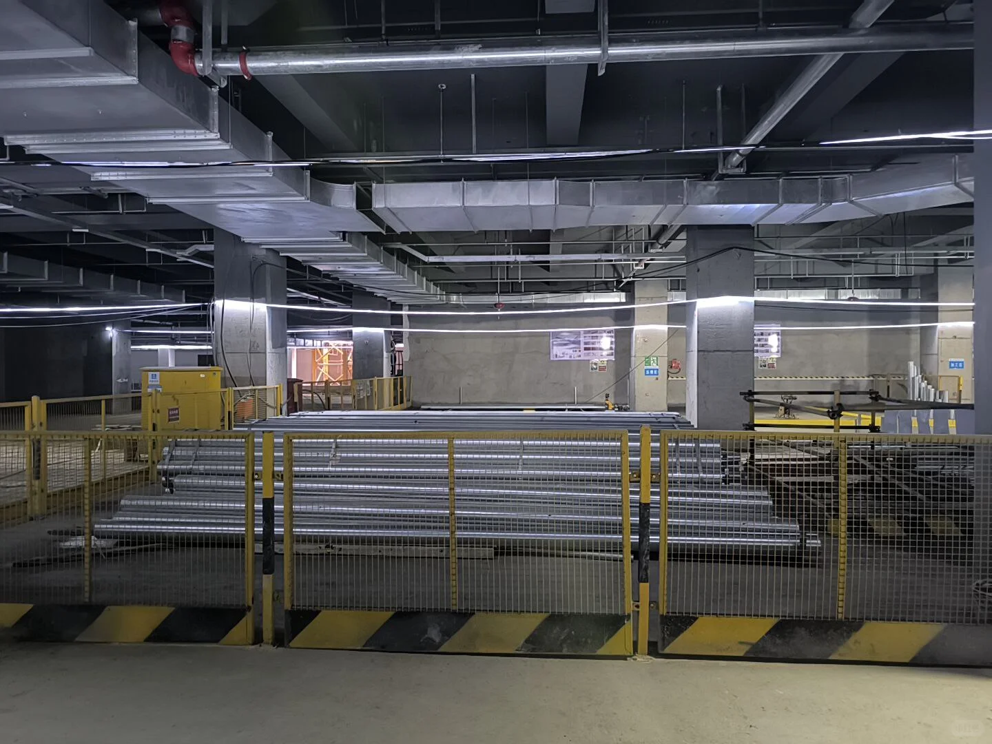 机电安装现场的加工厂做成这样也算是可以了