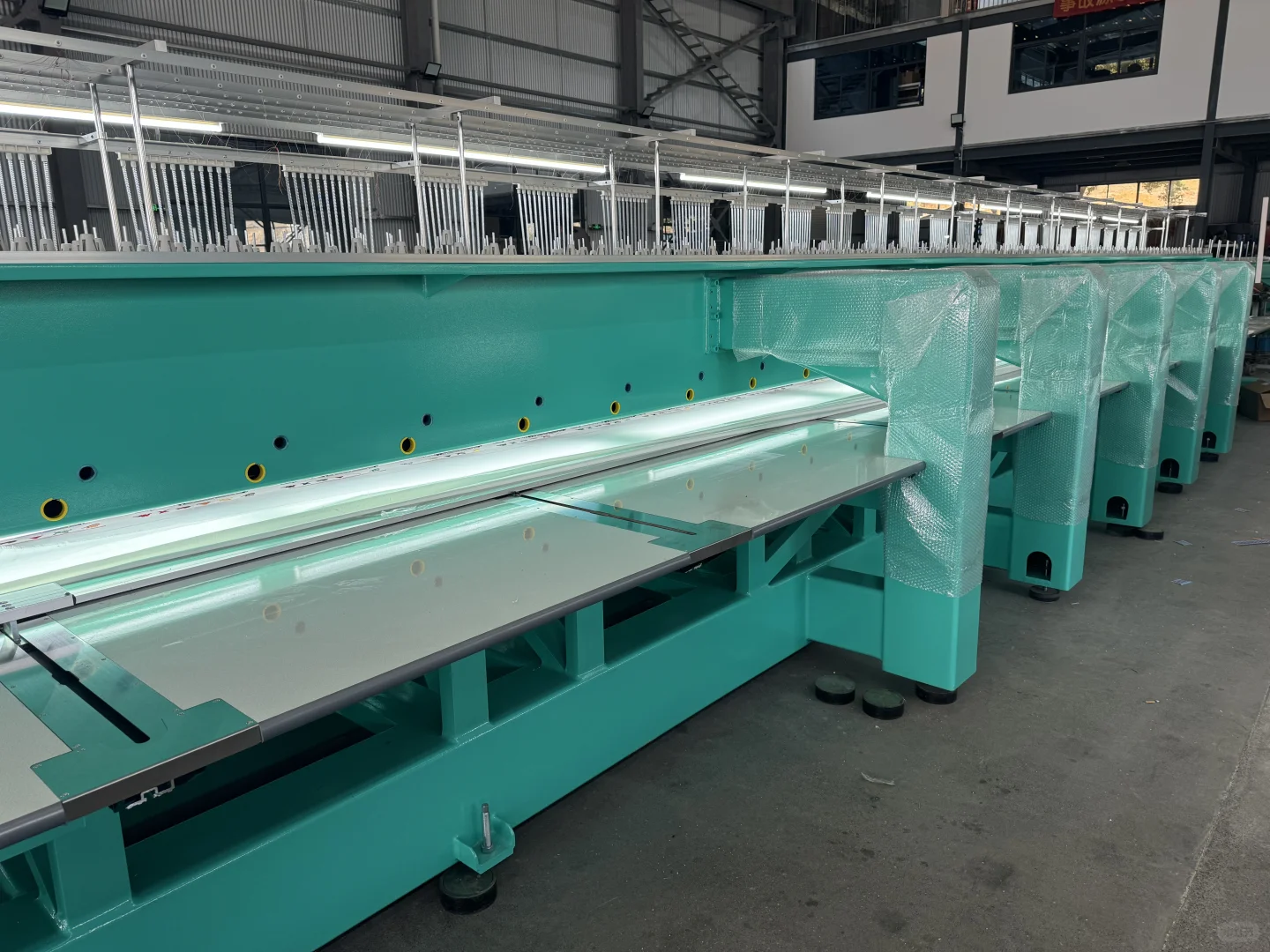 来了！真的好震撼！刺绣机！