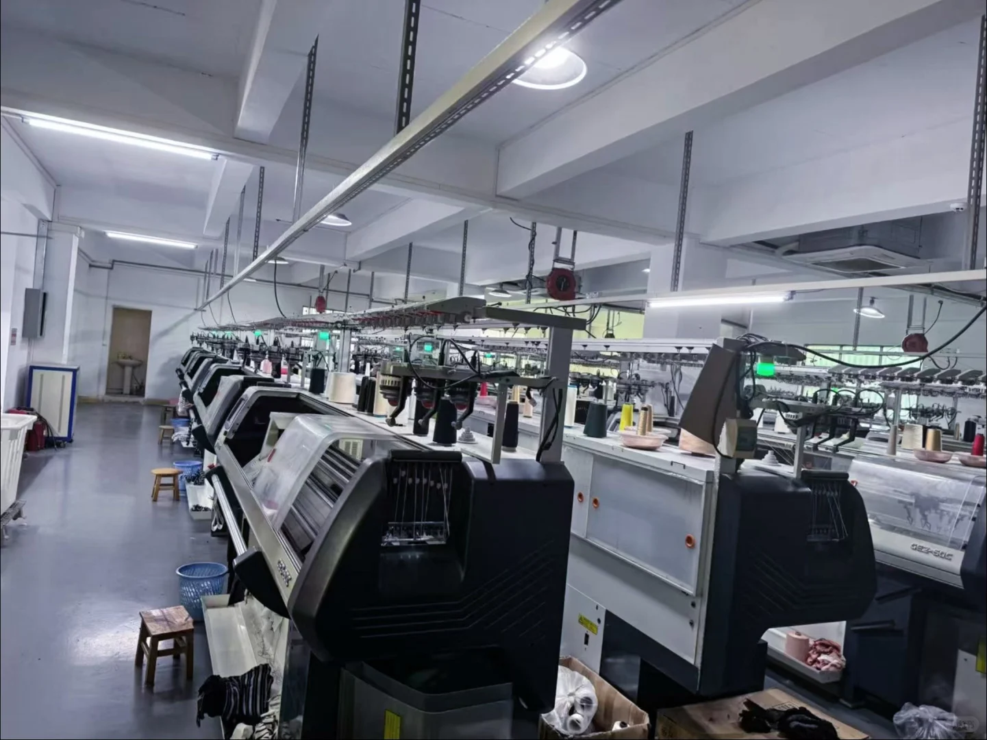 高端毛衫工厂～电脑横机慈星机