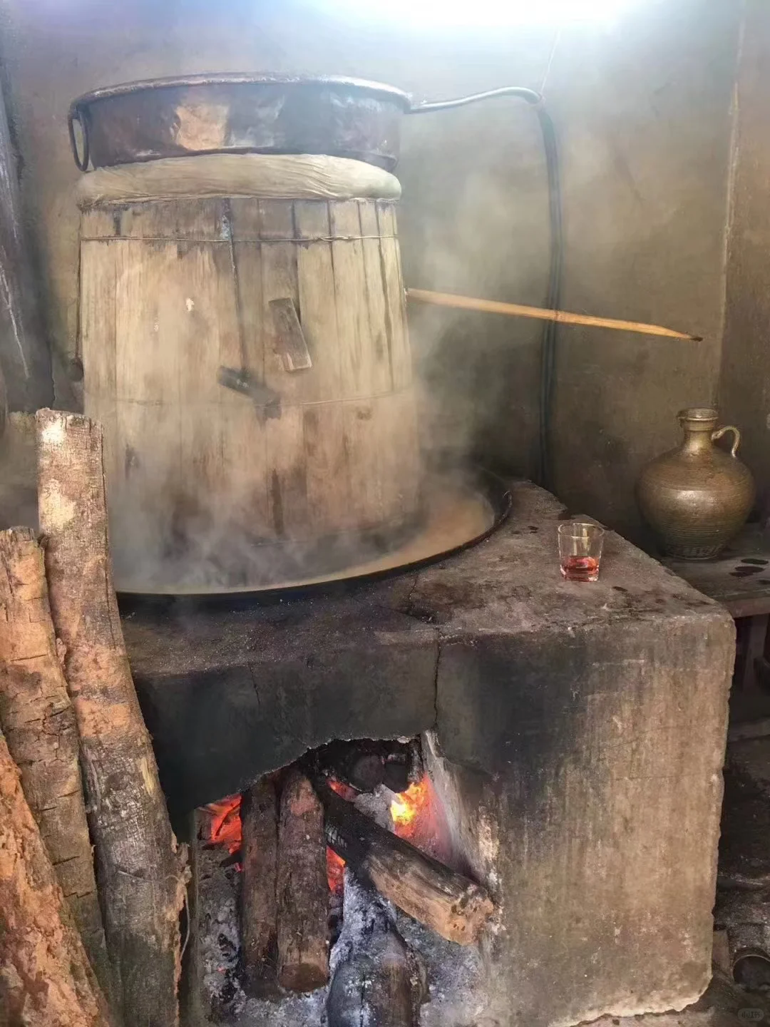 高端的美酒只需简单的传统酿造_红高粱酒