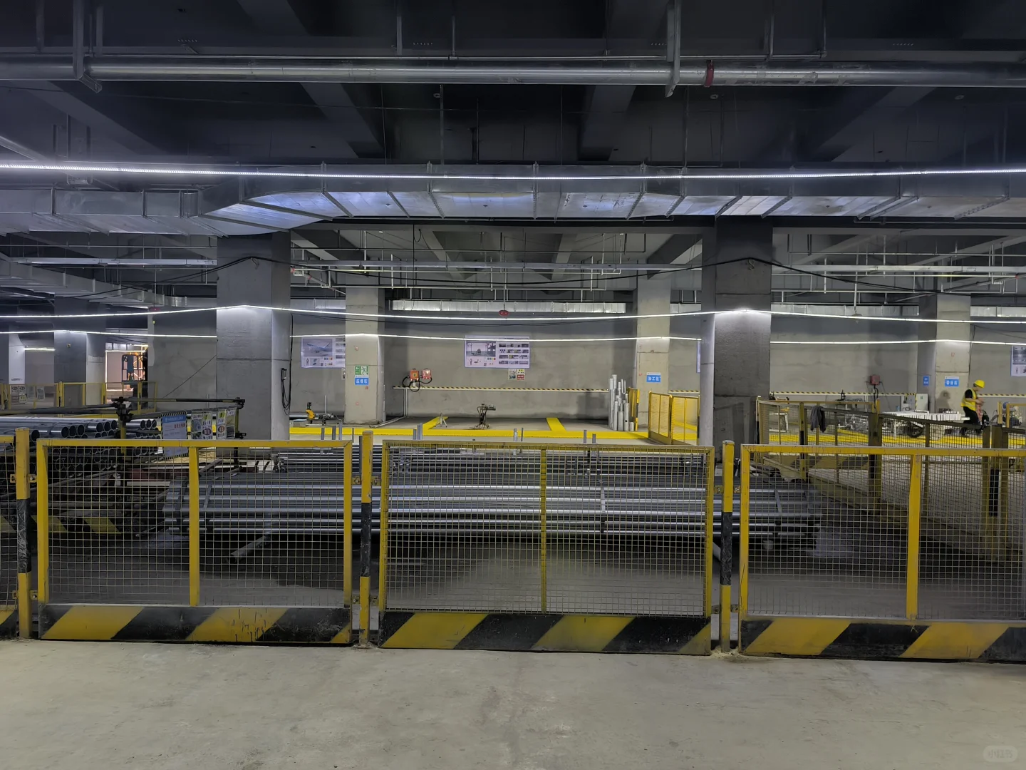 机电安装现场的加工厂做成这样也算是可以了