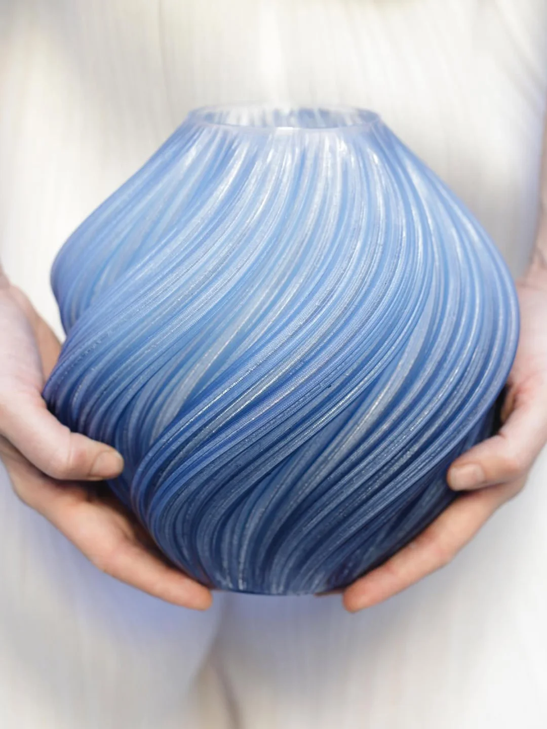 循环艺术之美：再生PETG重塑水的流动诗学