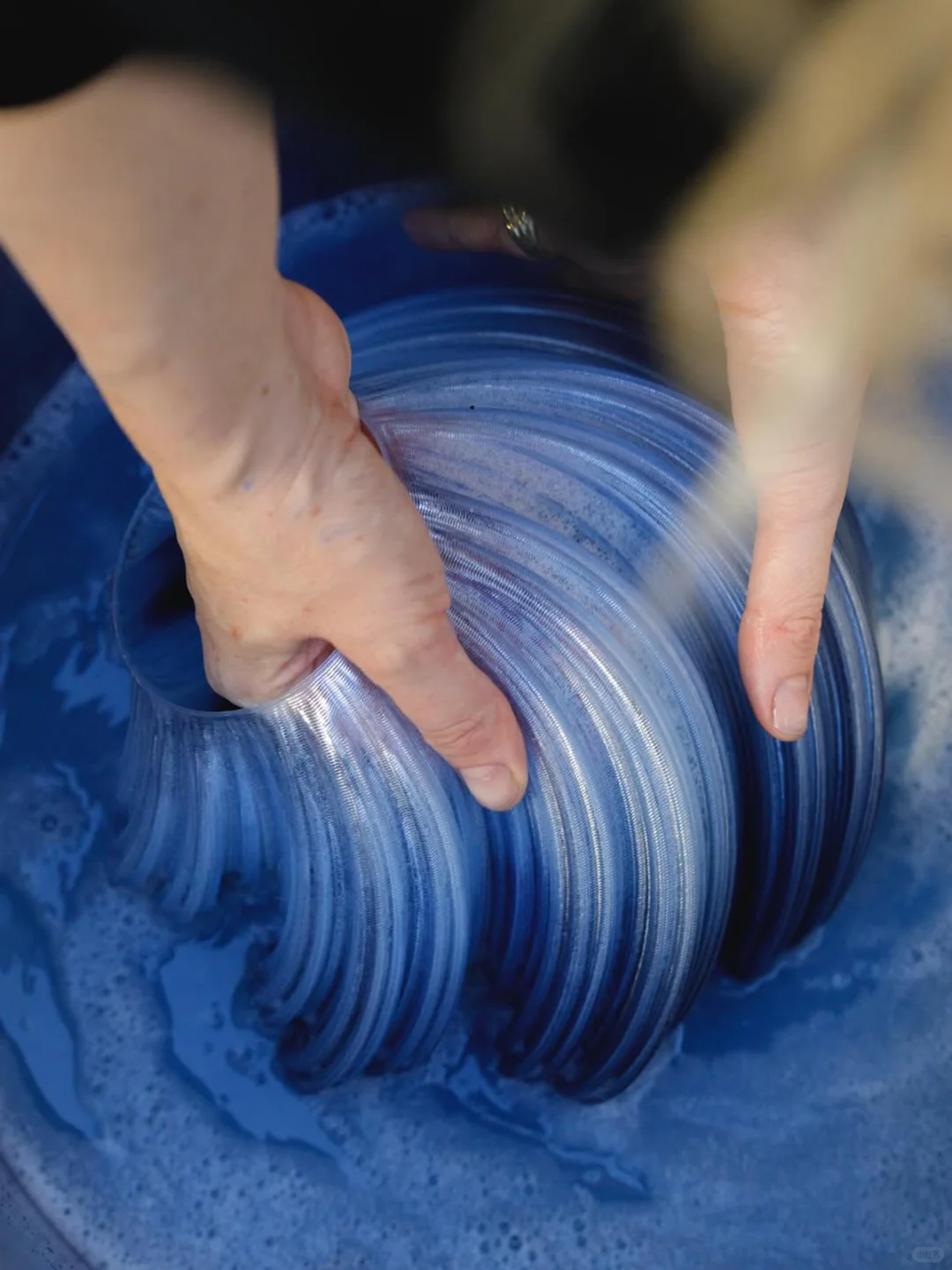 循环艺术之美：再生PETG重塑水的流动诗学